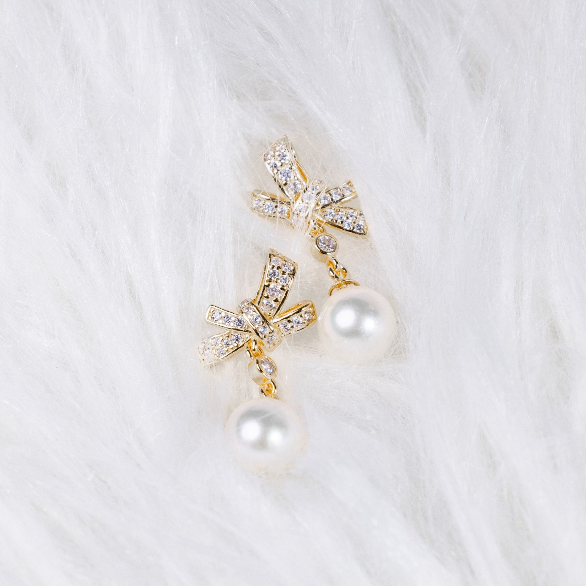 LUSTURE BOW | Freshwater 6.0mm Earrings