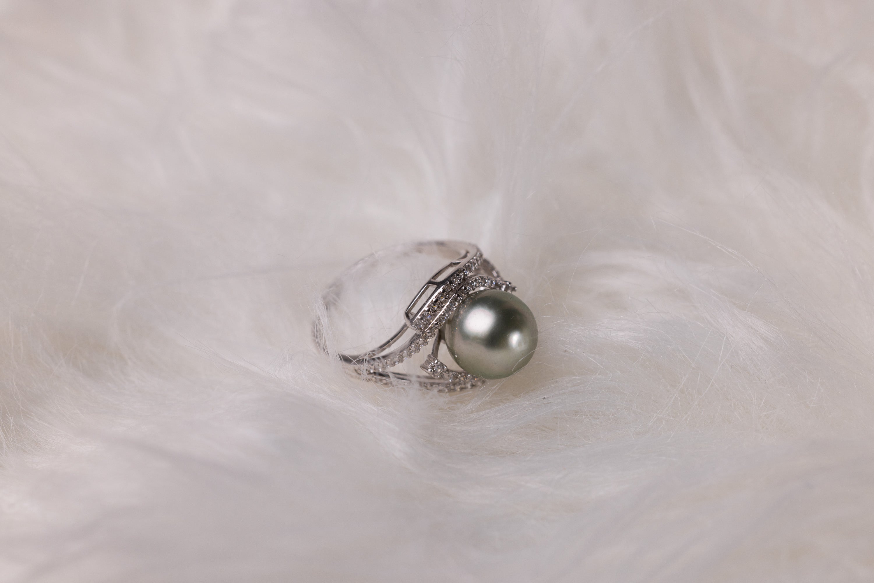 GLIMPSE OF ELEGANCE | TAHITIAN 10.0mm PEARL RING