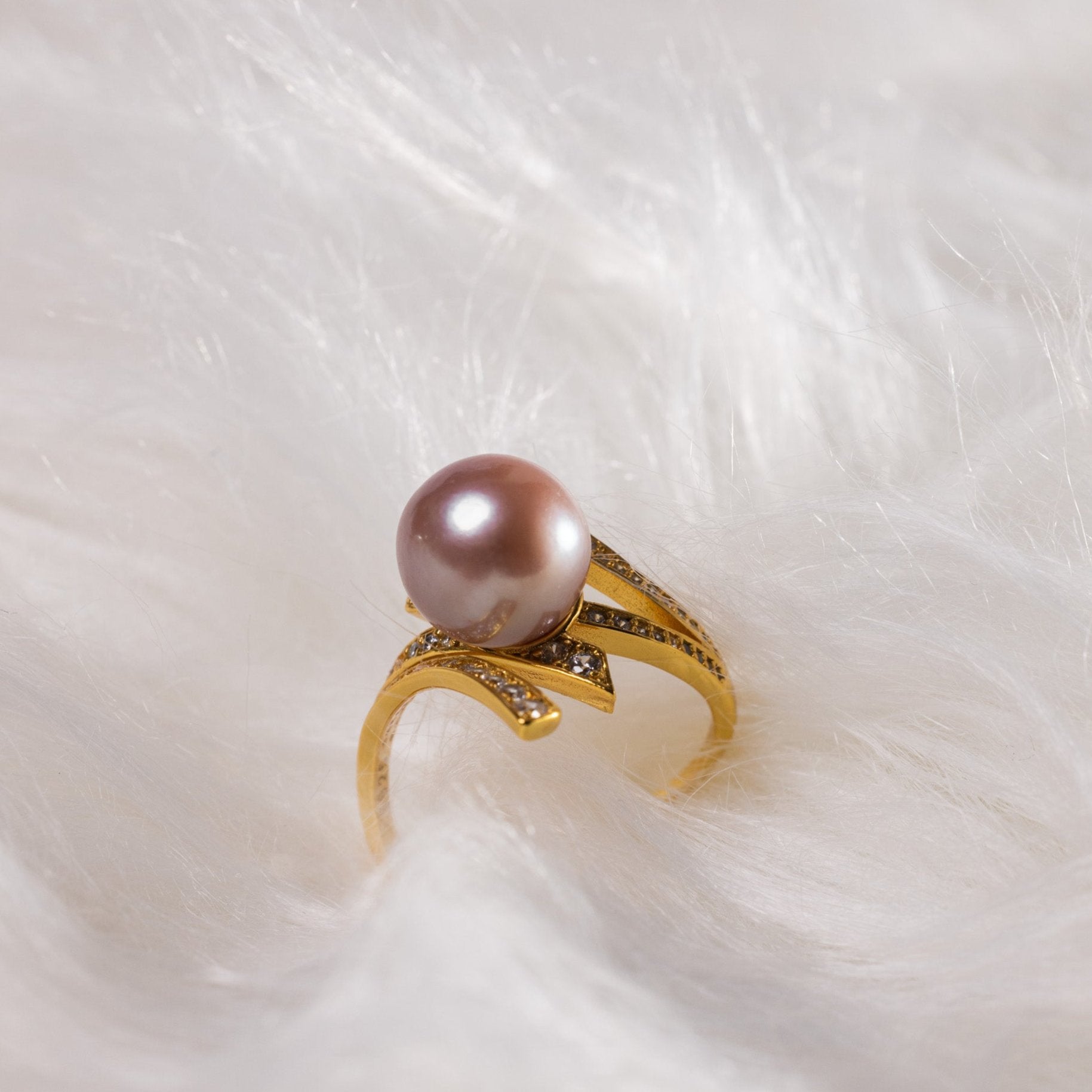 STARLIT BADGE | FRESHWATER 12.0mm PEARL RING