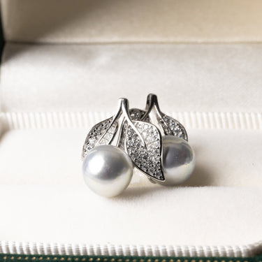 Akoya Pearl | Frosted Leaf Earrings - De Blancas