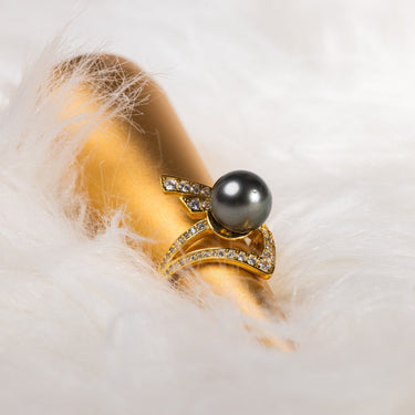 Black Tahitian Pearl & Diamond Zenthia Ring