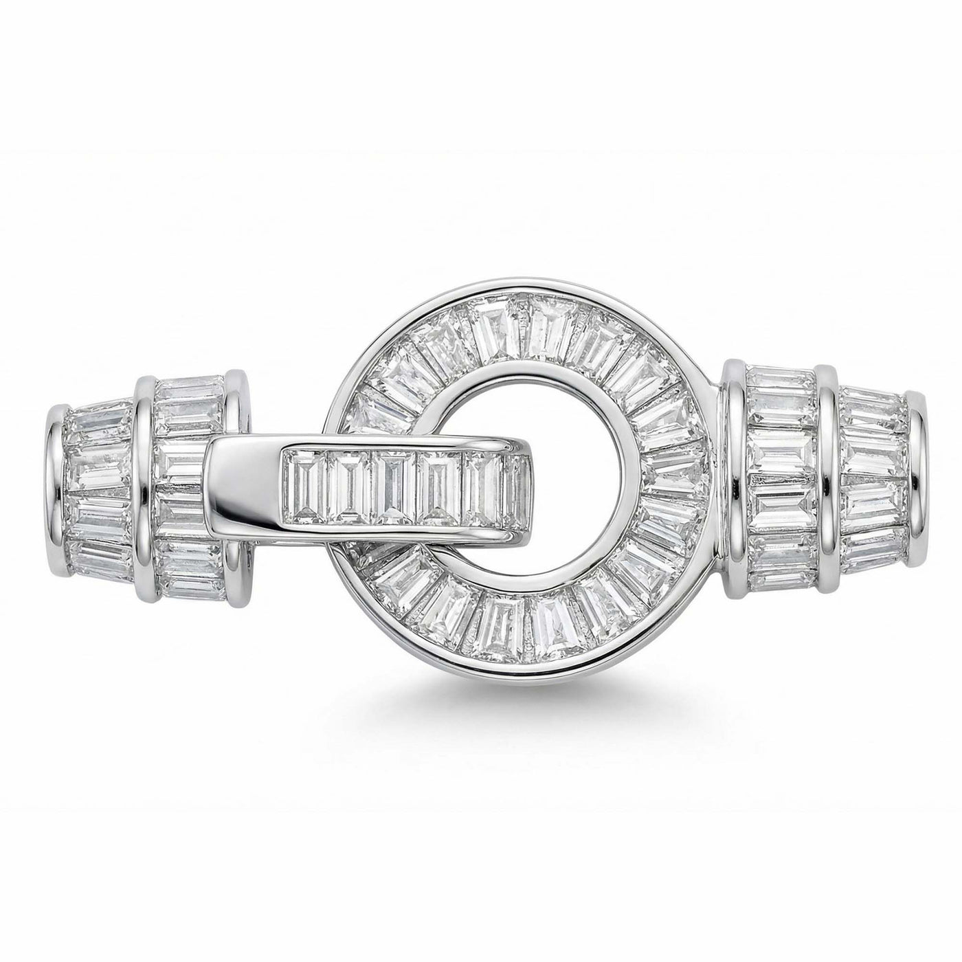 Pearl necklace clasp close-up