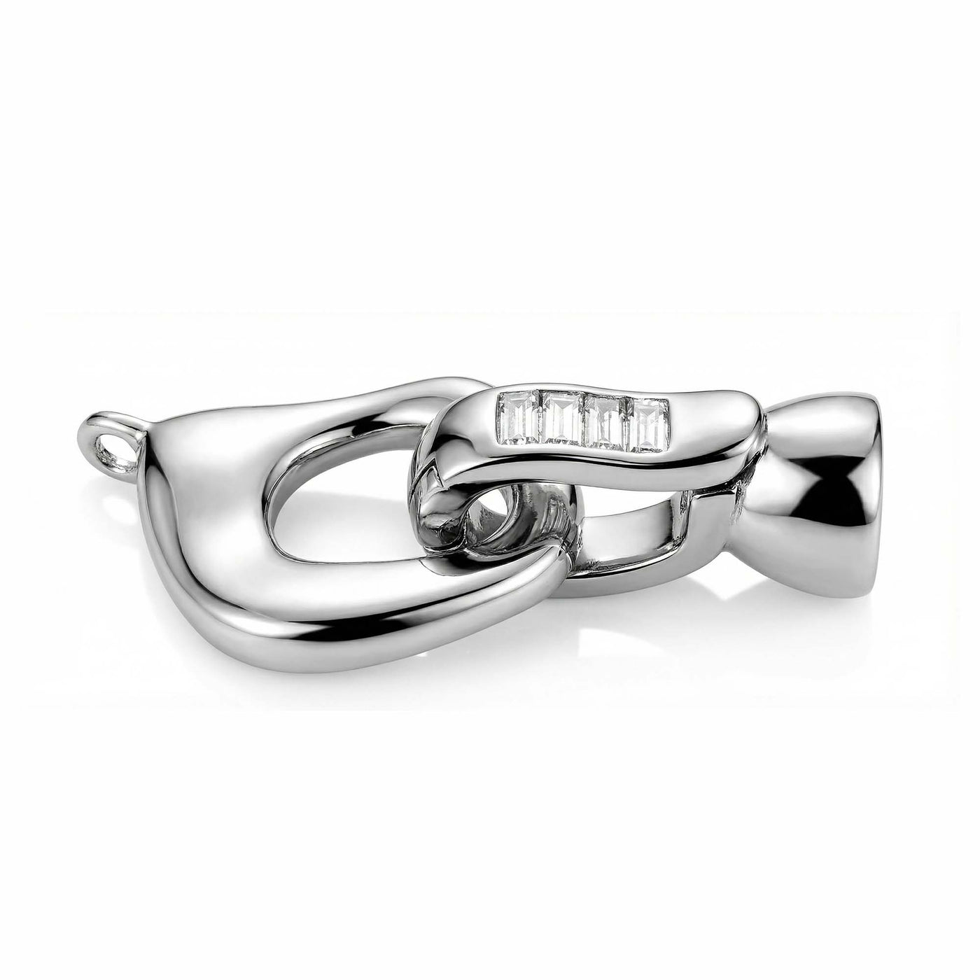 Pearl necklace clasp close-up