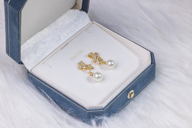 White Freshwater Pearl & Diamond Lazora Earrings - De Blancas