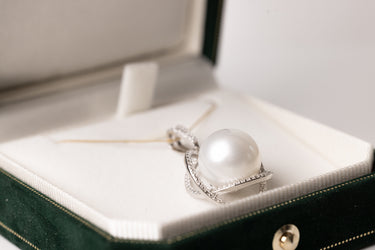 White South Sea Pearl & Diamond Celestara Pendant - De Blancas