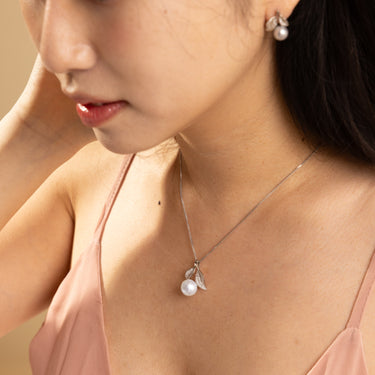 White South Sea Pearl | Frosted Leaf Pendant - De Blancas